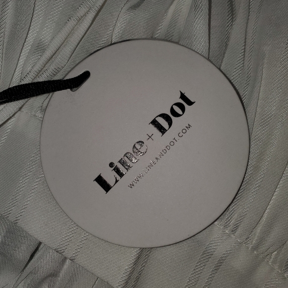 White Flowy Spaghetti Strap Crop Top New Small - Picture 6 of 7